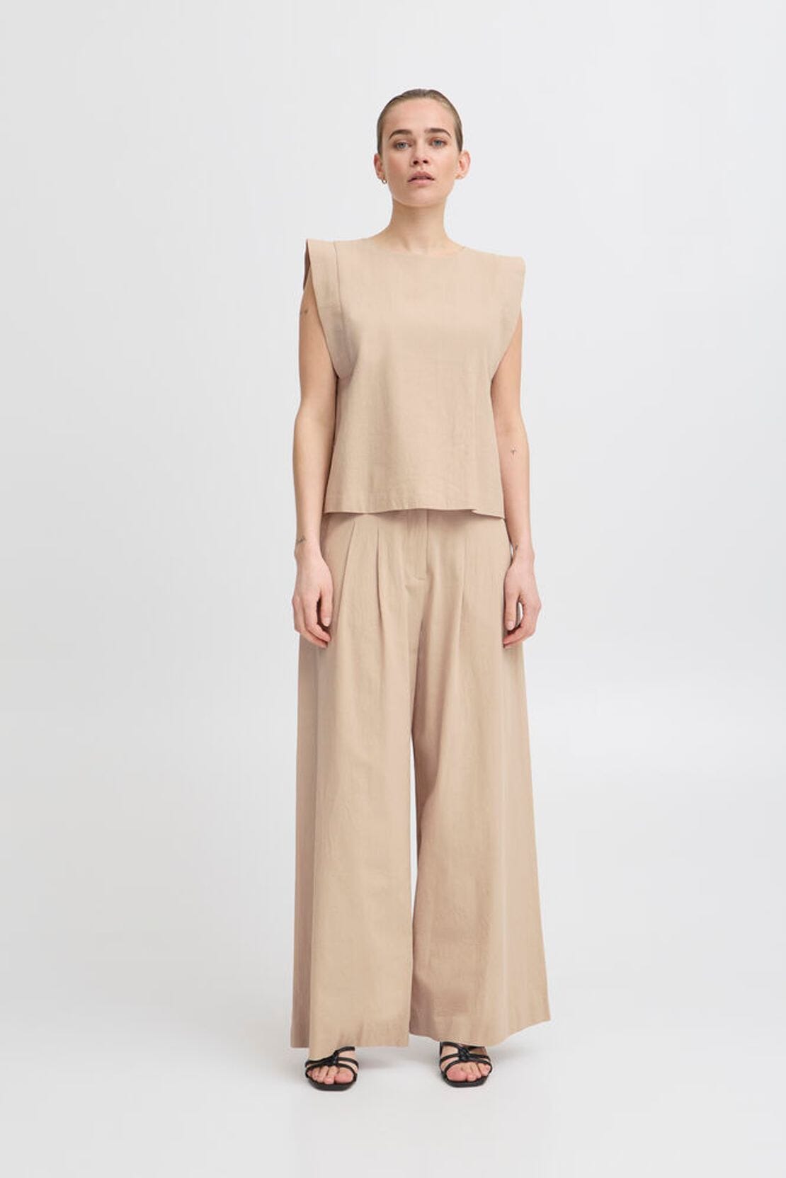 TAUPE SLEEVELESS TOP Top ICHI 