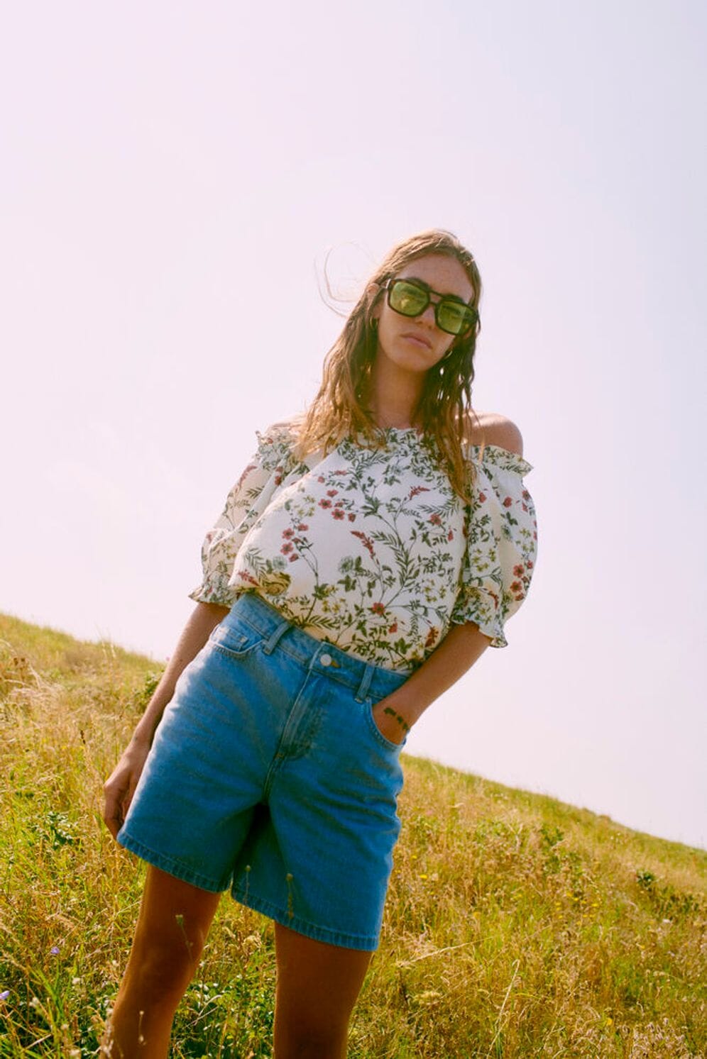 トップス YILON BIJOU OFFSHOULDER BLOUSE BLUE OFF SHOULDER FLOWER BLOUSE
