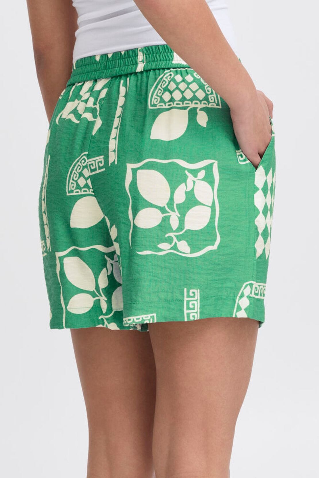 lightweight patterned shorts, relaxed fit shorts
