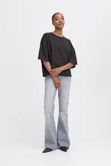 minimalist black tee outfit