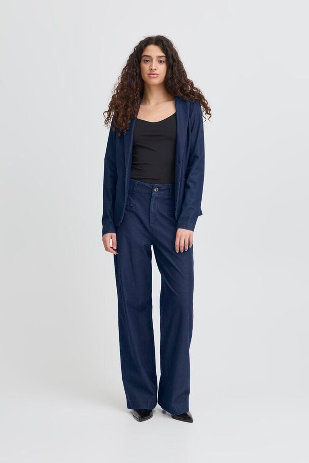 everyday dark wash jeans