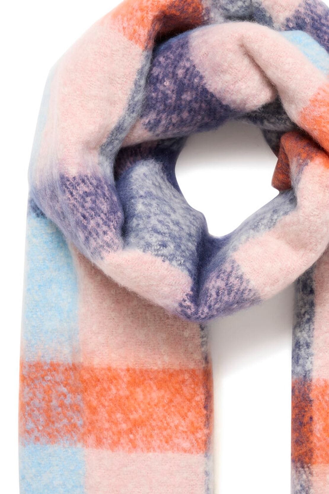 Woman wearing oversized plaid scarf in multicolor design,ICHI 