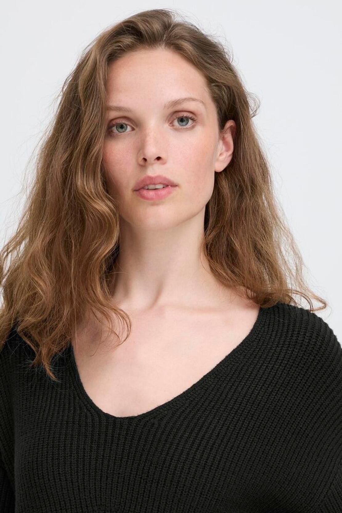 Women’s cozy black v neck knit sweater outfit, ICHI 