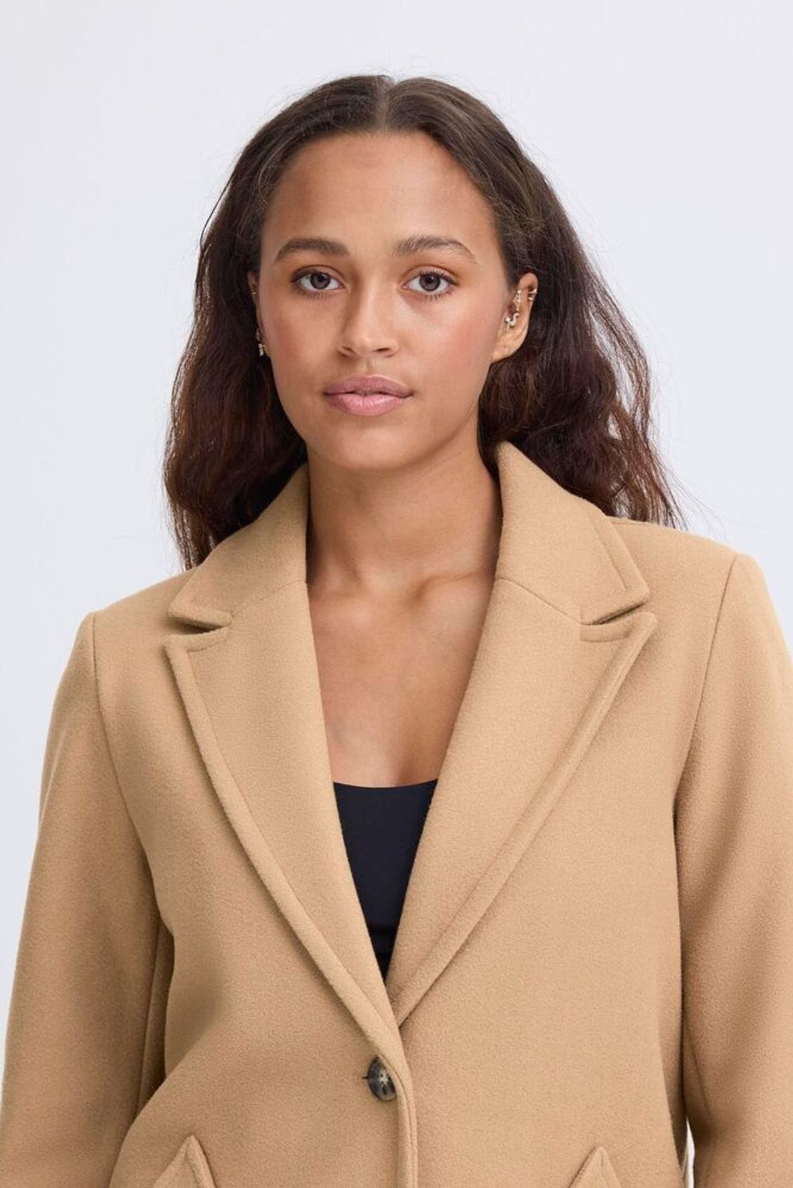 women’s beige tailored coat front view, ICHI 