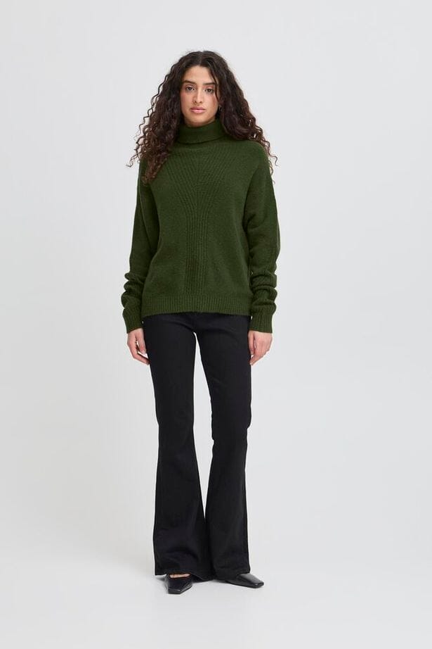 cozy forest green knit, ribbed detail winter sweater