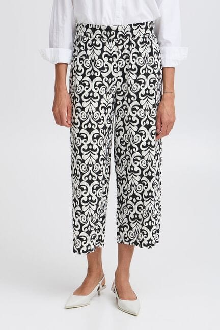 monochrome cropped pants, bold print fashion pants, modern statement pants, tailored pattern trousers
