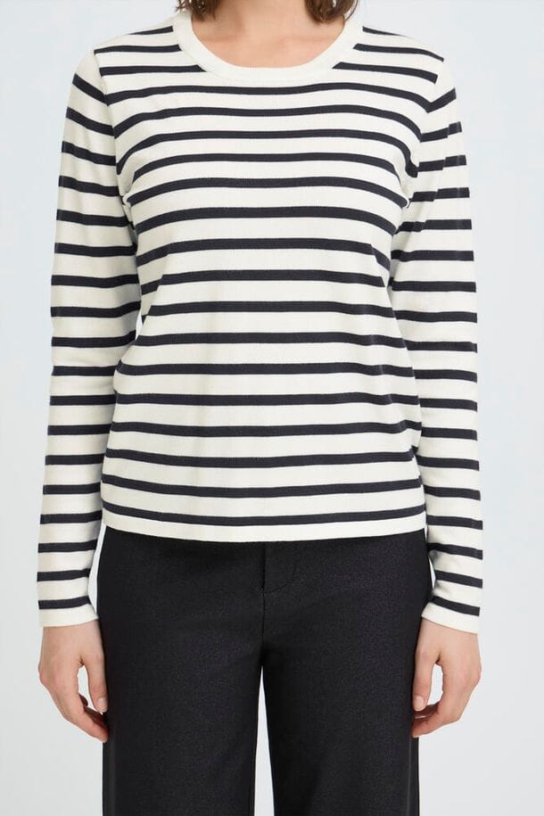 timeless striped knit sweater women, everyday navy stripe sweater women, striped knit pullover women, coastal style striped sweater women, navy stripe long sleeve sweater women, minimalist striped sweater women outfit
