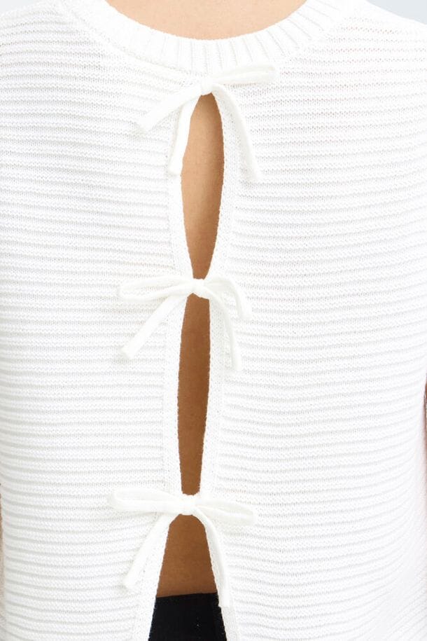 summer knit vest women, structured knit vest women, everyday sweater vest women cream, chic sleeveless sweater women, versatile knit vest women, light neutral top women