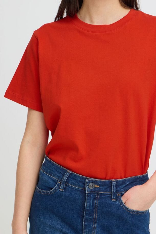 wardrobe staple tee women red, breathable cotton tee women red, simple red t shirt women, versatile red top women