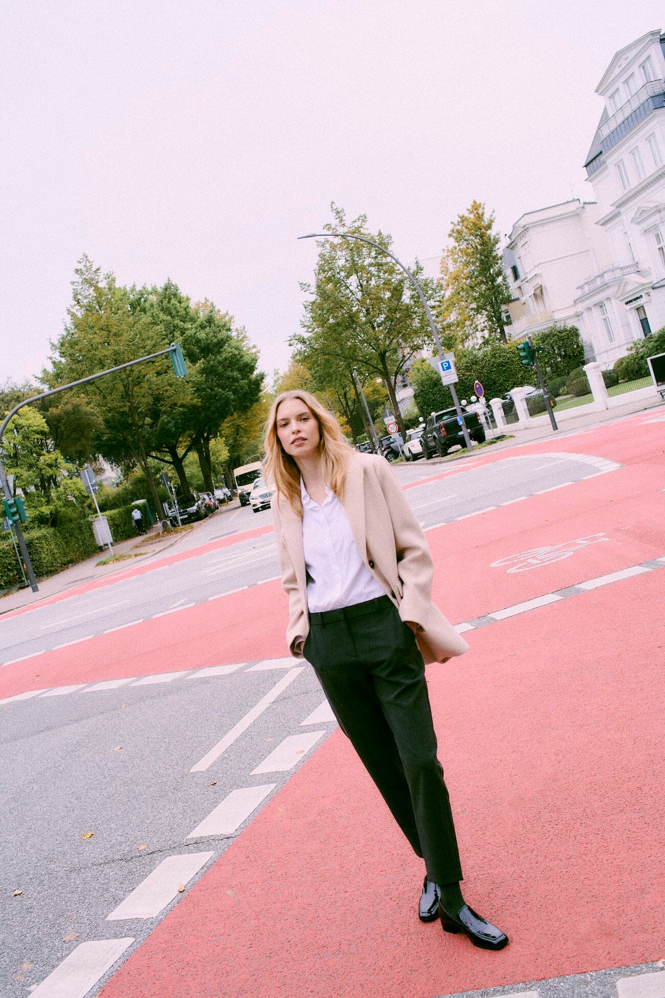 CLASSIC WHITE BUTTON DOWN Top B YOUNG 