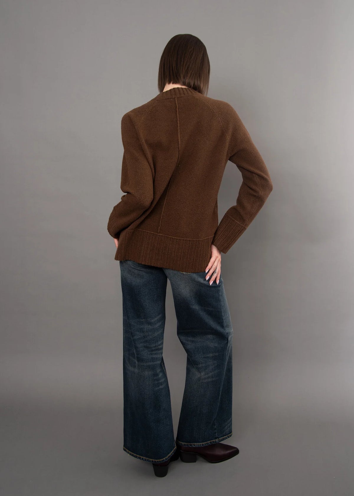 MARLOW SEAM DETAIL SWEATER (BROWN)