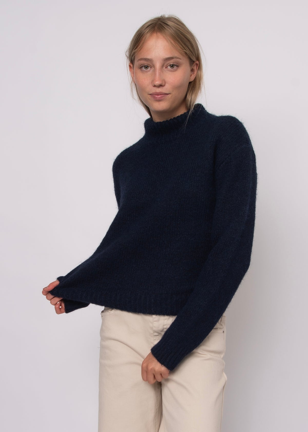 LAUREL TURTLENECK SWEATER- NAVY