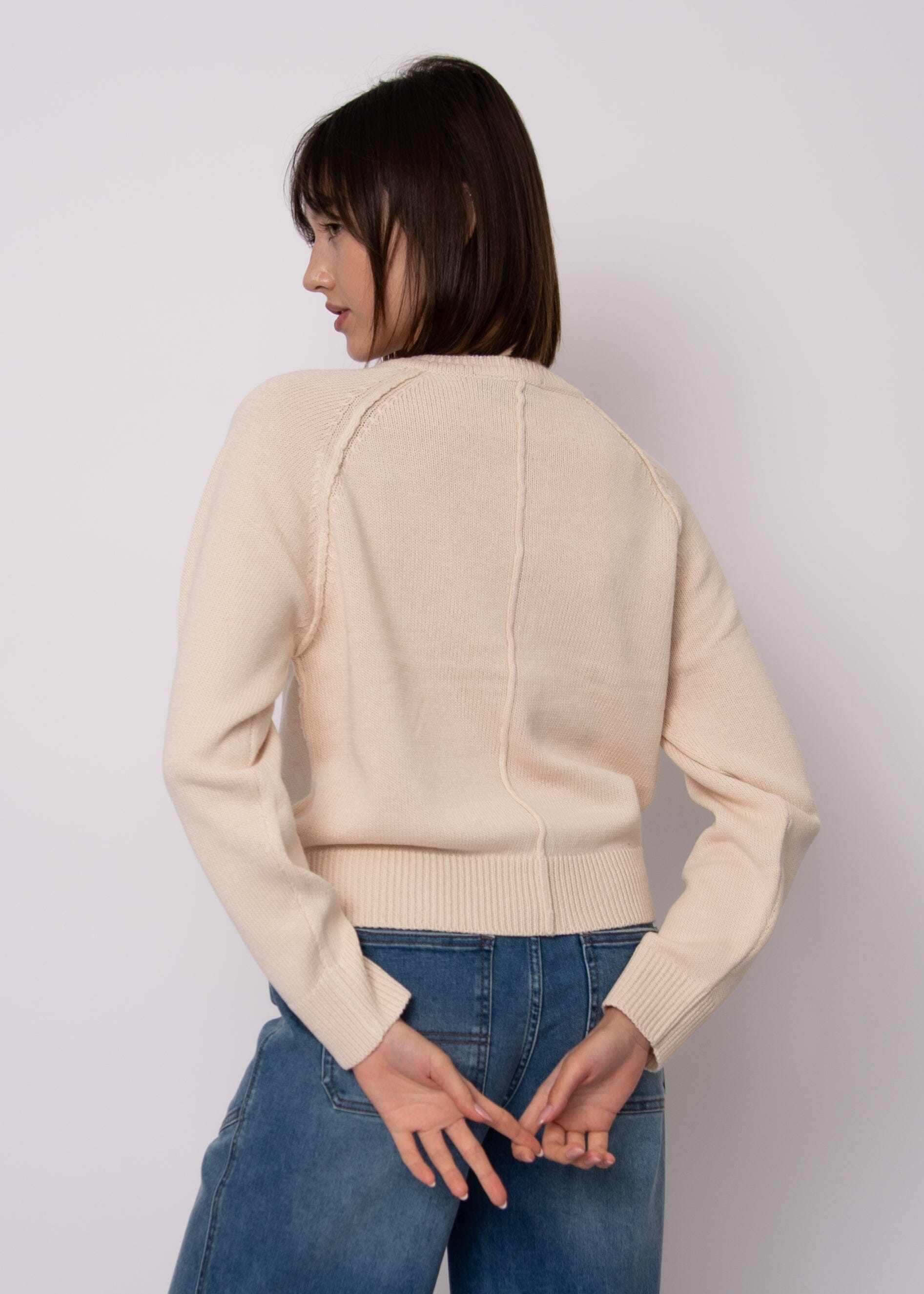 everyday white knit top, neutral knit sweater women, travel friendly sweater women, breathable knit top women