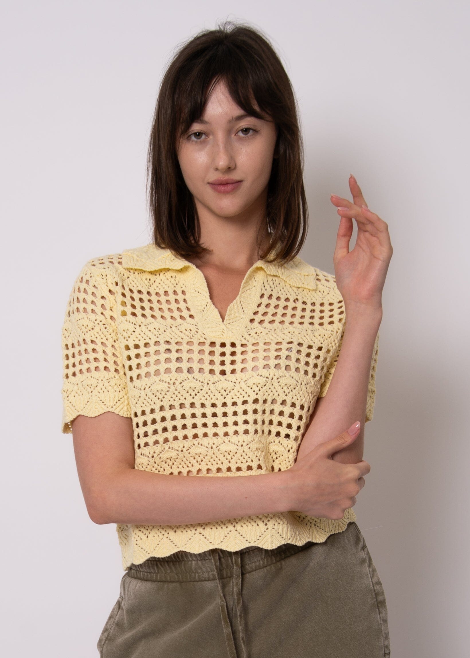  soft yellow top outfit, everyday knitwear women, everyday knitwear women, scalloped edge top women