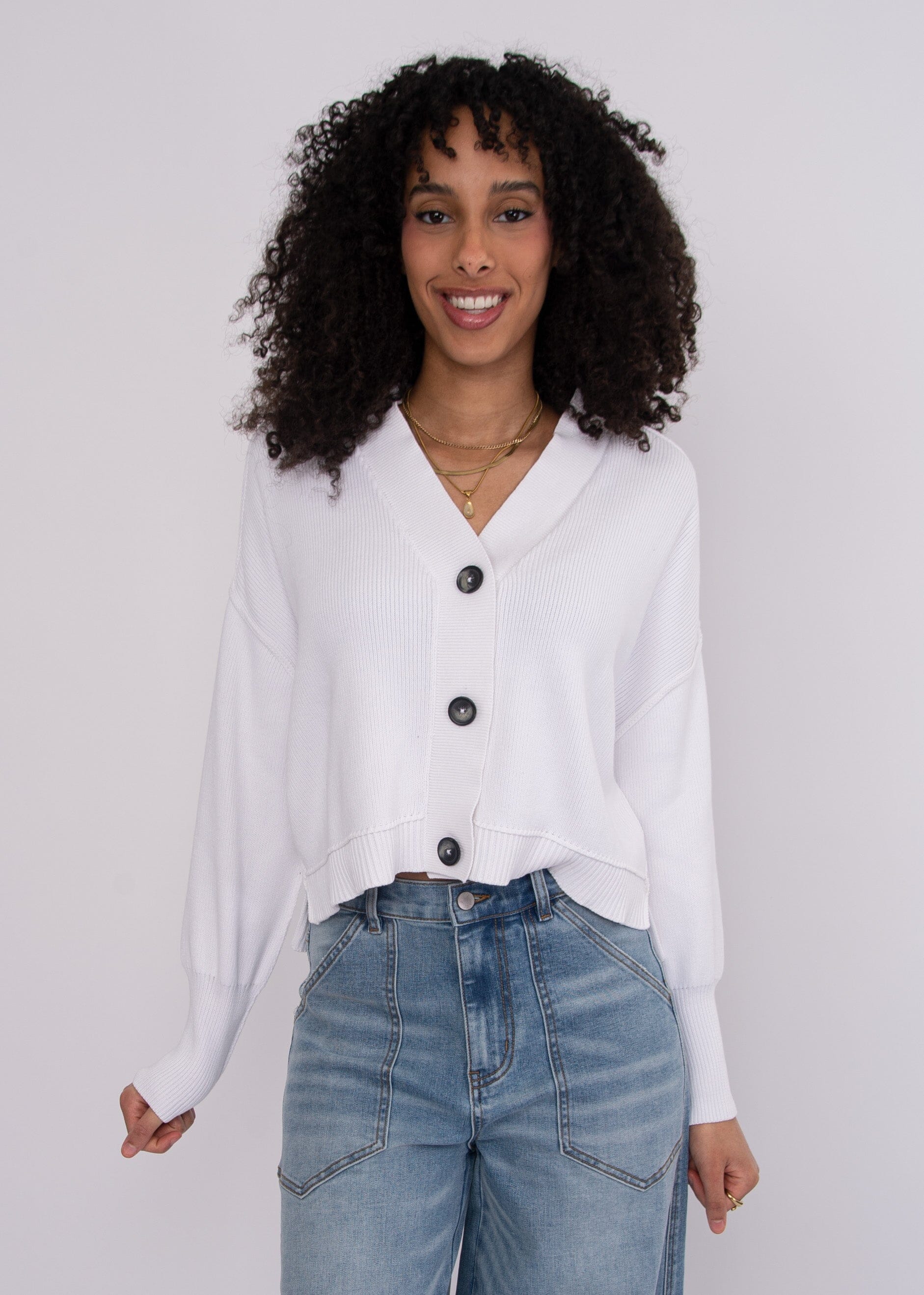 casual white cardigan outfit, soft rib knit cardigan, everyday layering cardigan women, oversized cardigan style women