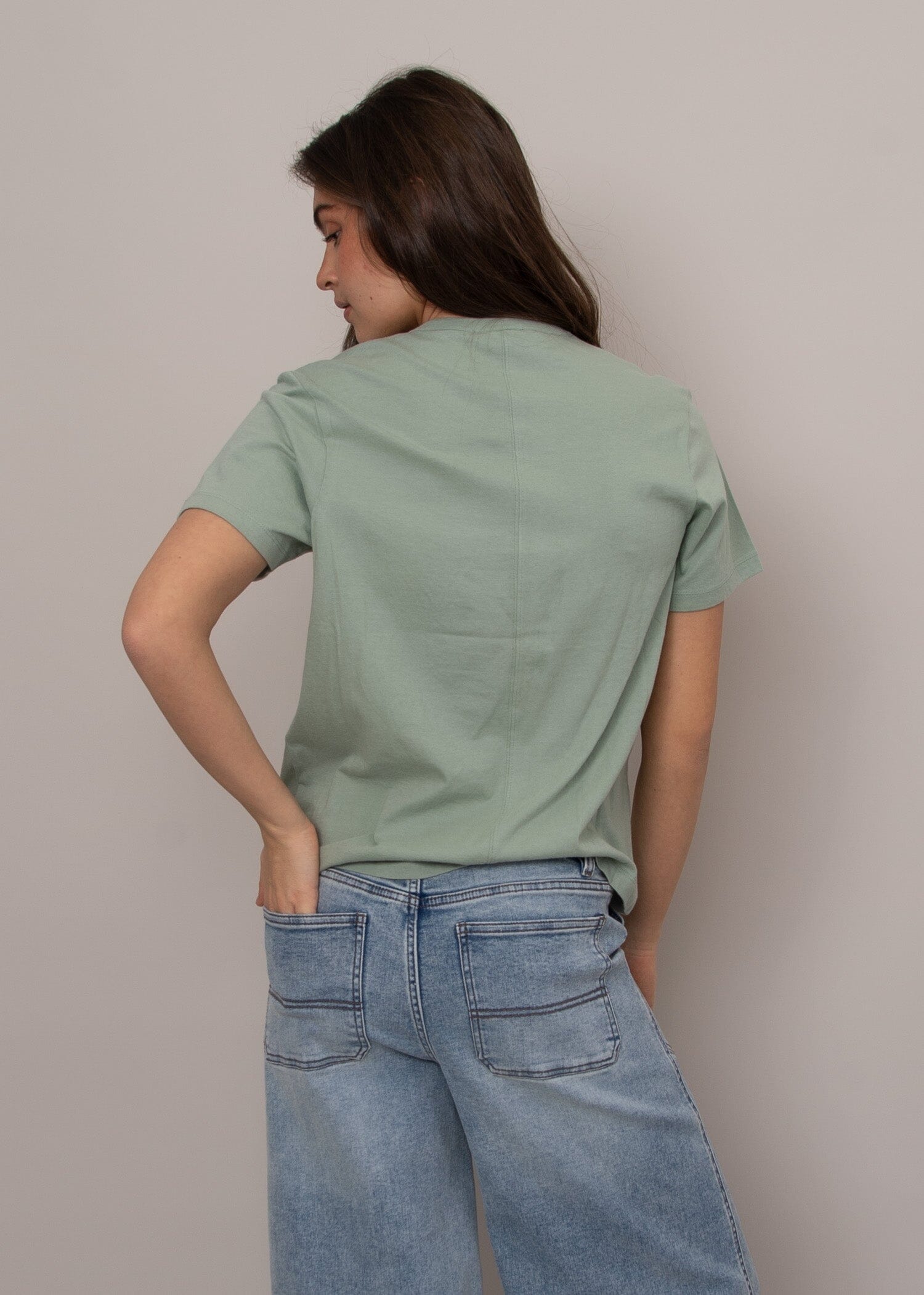 green everyday top women, classic crew neck green tee, effortless style green t shirt, soft casual green tee women